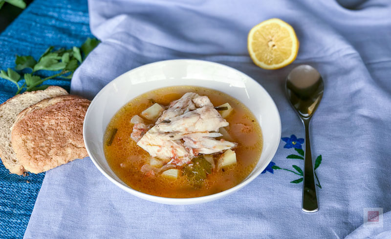 Ψαροκεφαλή σούπα κλασική ελληνική, ψαρόσουπα με κεφάλι κρανιού